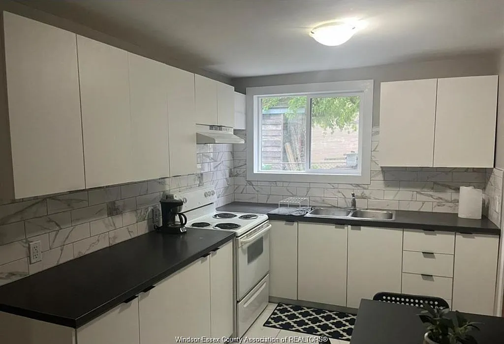 3 bed, $1,900 — Photo 4