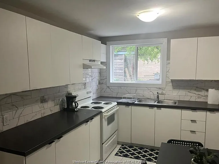 701 Marentette Ave #A — Photo 4