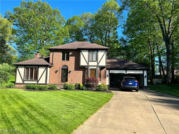 5100 Summitview Cir NW, Canton, OH 44708