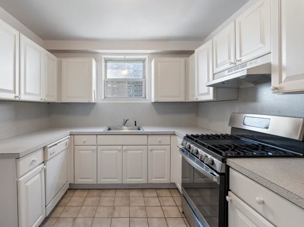 5900 Arlington Avenue image 6 of 22