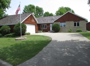 930 3rd Ave NE, East Grand Forks, MN 56721