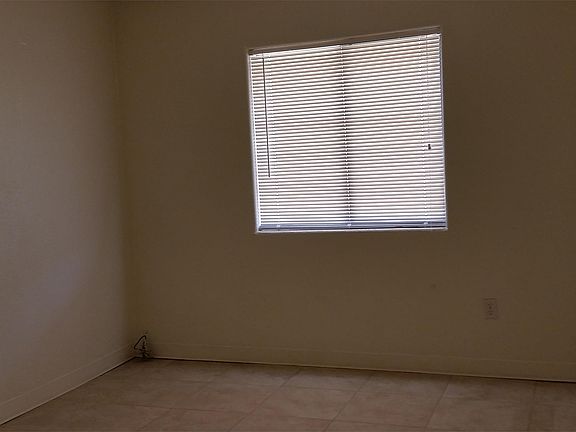 5th image of 568 W Wilson Ave APT B