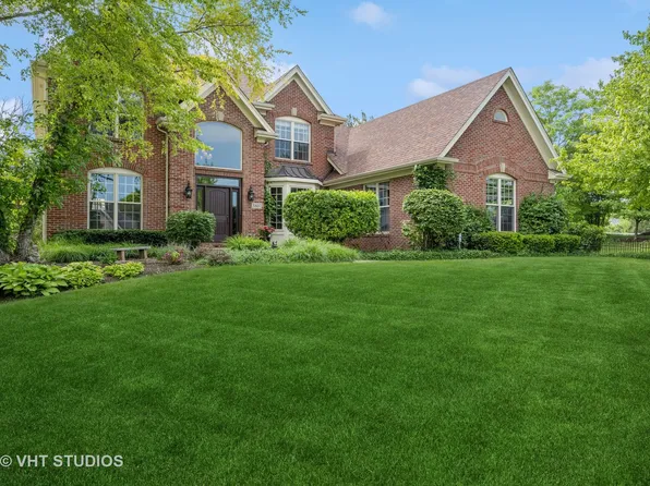 3807 Chesapeake Rd, Saint Charles, IL 60175