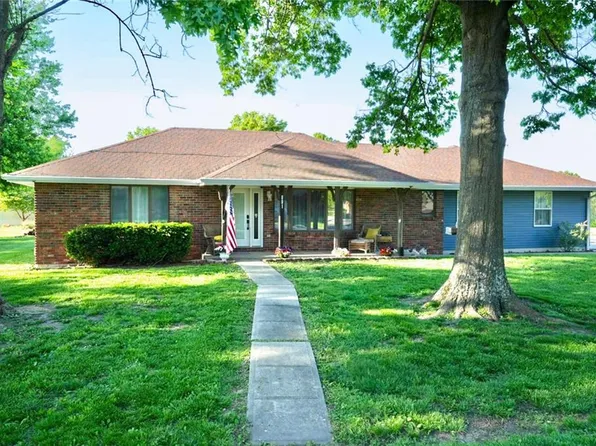 801 Shona Dr, Gallatin, MO 64640
