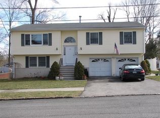 25 Burns St, Hartsdale, NY 10530