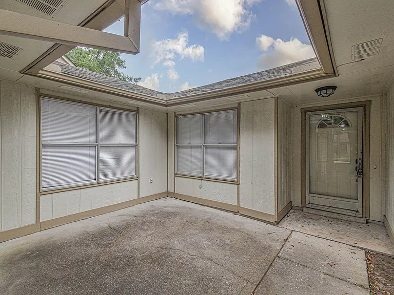 4922 Bridgemont Ln — Photo 2
