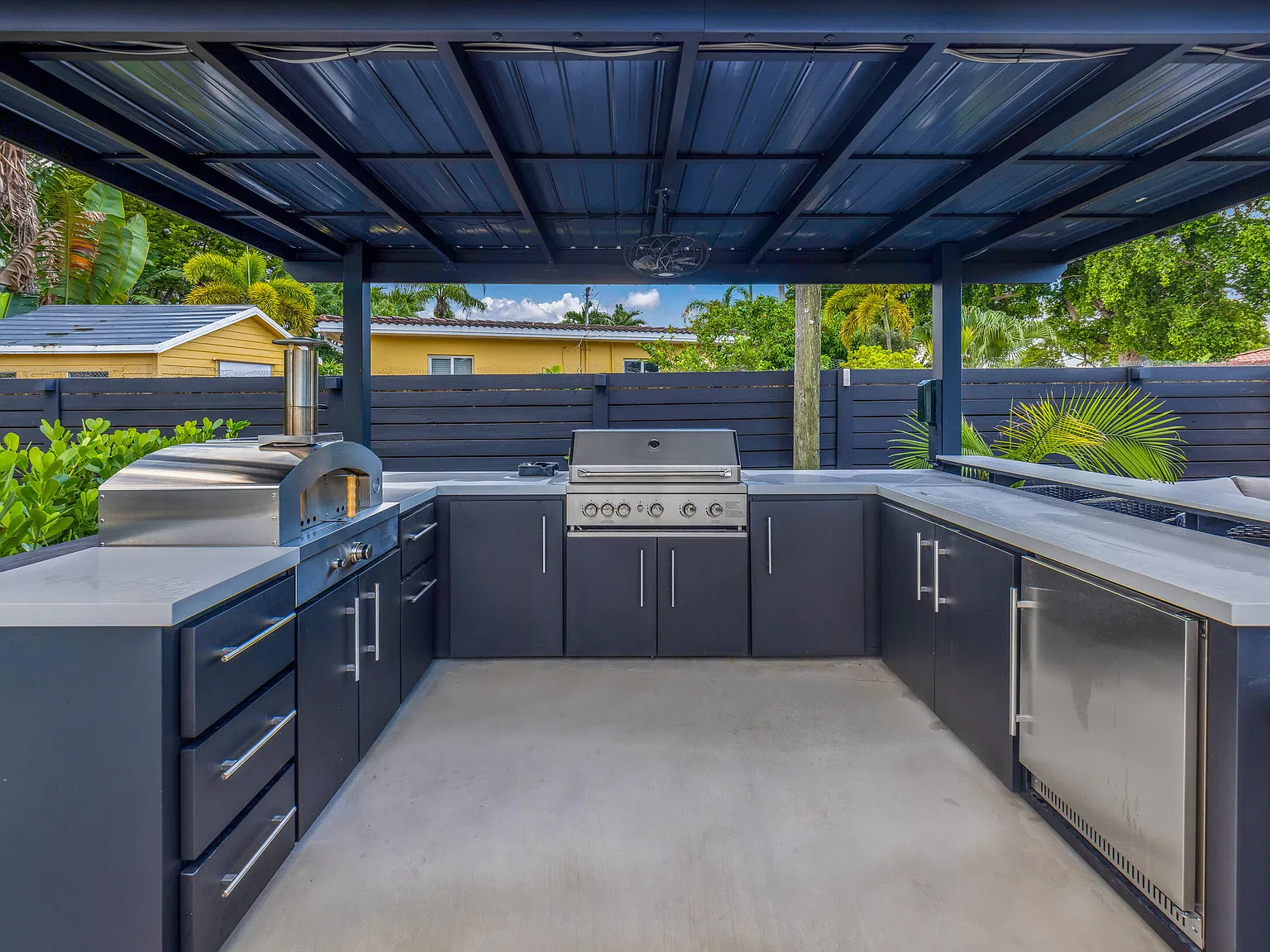 3 bed, 2.0 bath, 1100 sqft, $6,500 — Photo 2