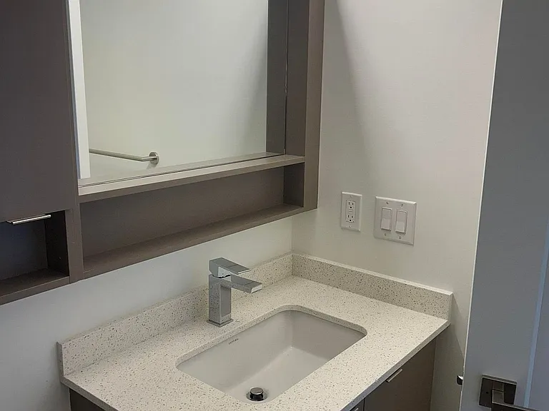 415 Main St W #304 — Photo 17