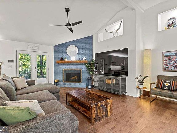 5th image of 2485 Shallowford Rd NE