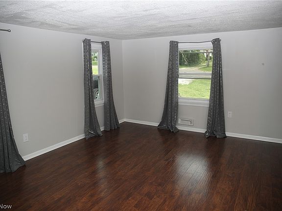 5th image of 1087 Krumroy Rd