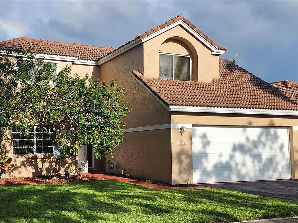 1st image of 2825 Oak Park Cir