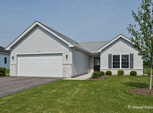 807 Hanson Ave, McHenry, IL 60050