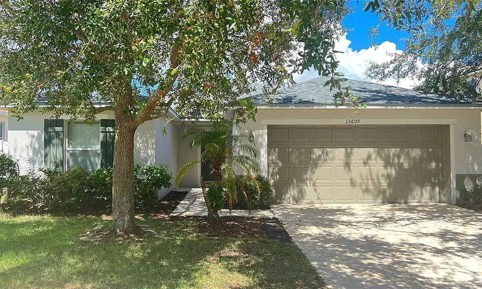 13609 Laranja St
