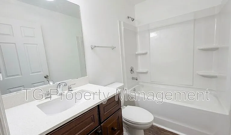 1756 Lane Ave S #1 — Photo 8