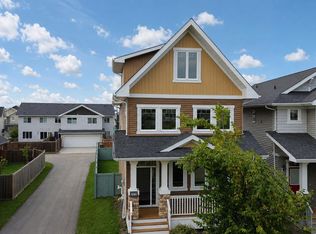 16464 15th Ave SW, Edmonton, AB T6W2Z7