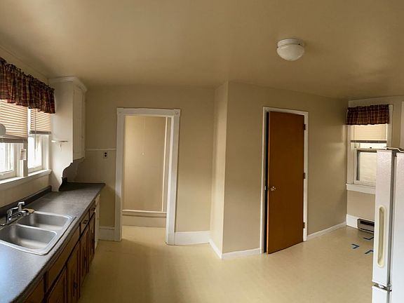 4th image of 113-115 S Market St #203