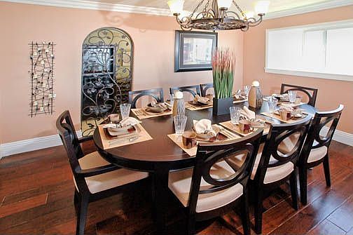 Dining with Wine Room