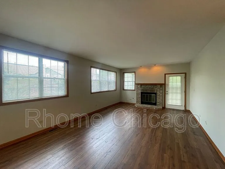 519 W Parkside Dr — Photo 10