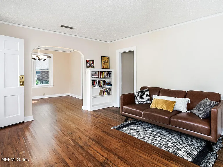 4808 Royal Ave — Photo 3
