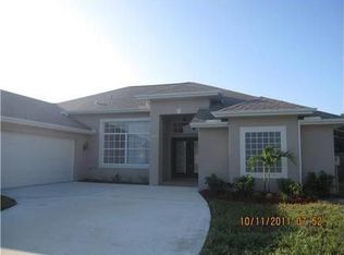 1044 SW McCracken Ave, Port Saint Lucie, FL 34953