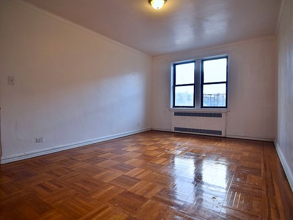 2nd image of 2300 Kings Hwy #3E