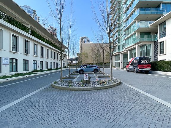3rd image of 2200 Douglas Rd #1201