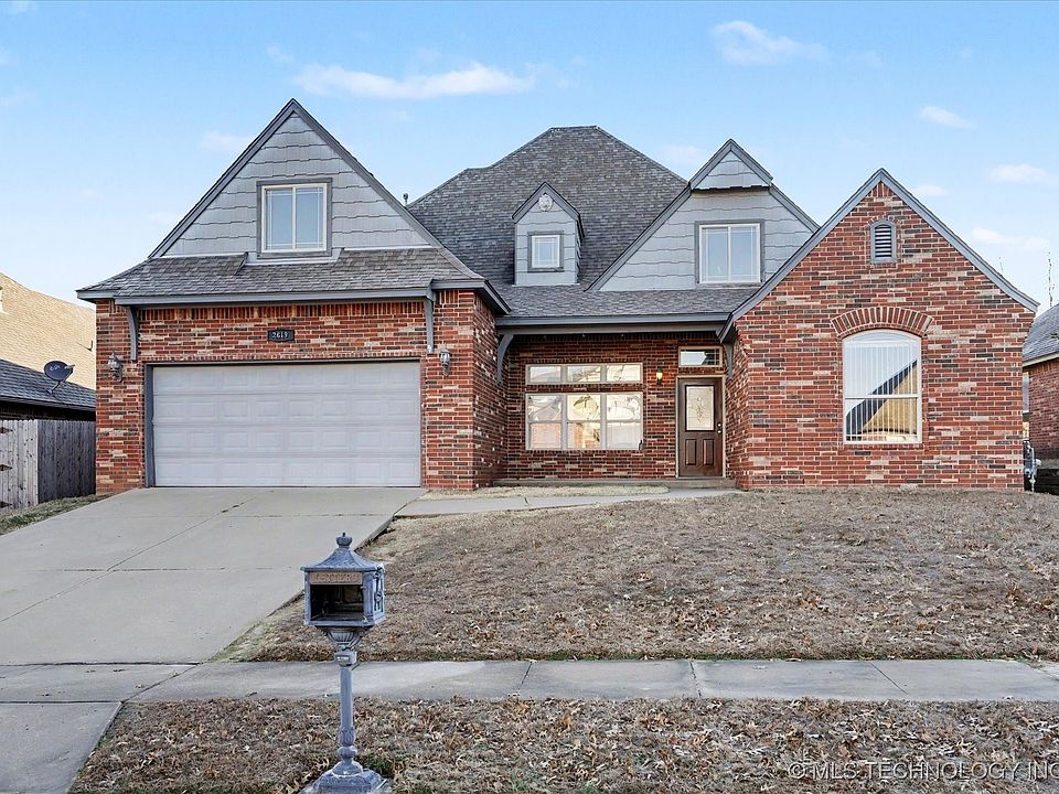 1st image of 2619 S 14th Pl