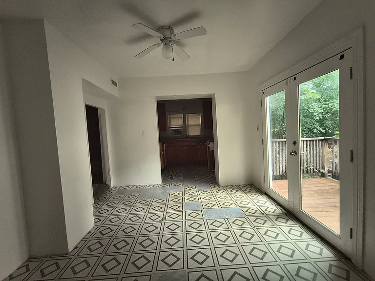 402 E Warner Ave — Photo 5