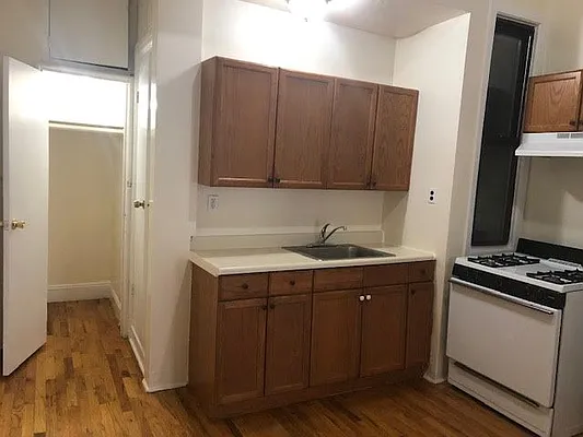 Rented by Mauro Bros Real Estate Services LLC | media 28