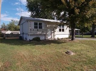 1215 Wilson St, South Roxana, IL 62087