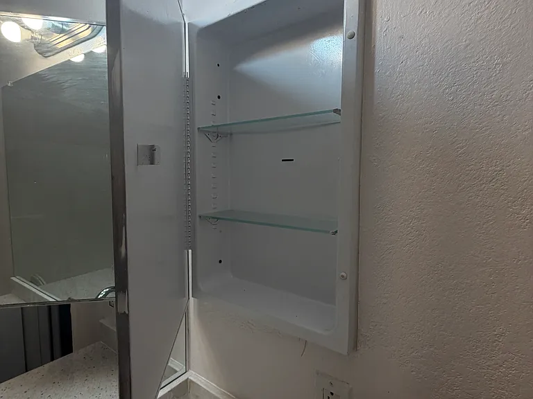Segovia Apartments — Photo 21
