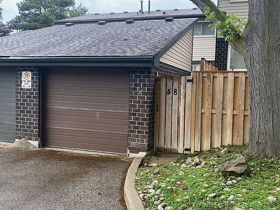 3rd image of 318 Laurier Ave #58