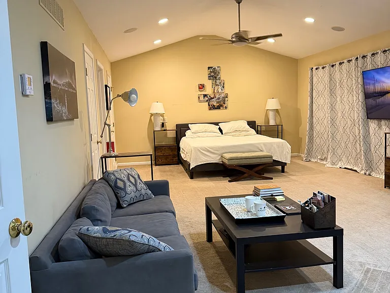 1006 Glendevon Dr — Photo 24