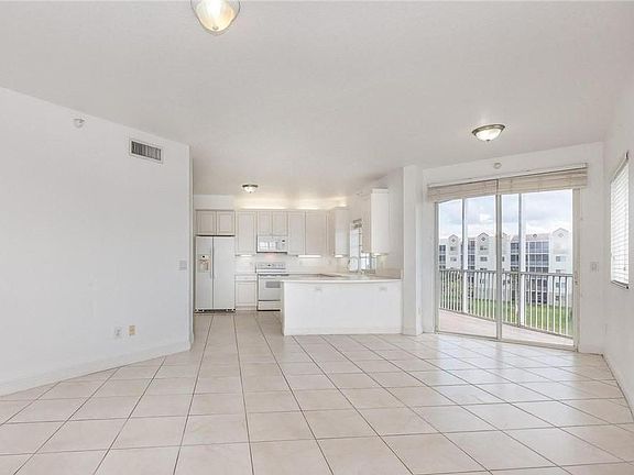 3rd image of 10720 NW 66th St APT 312