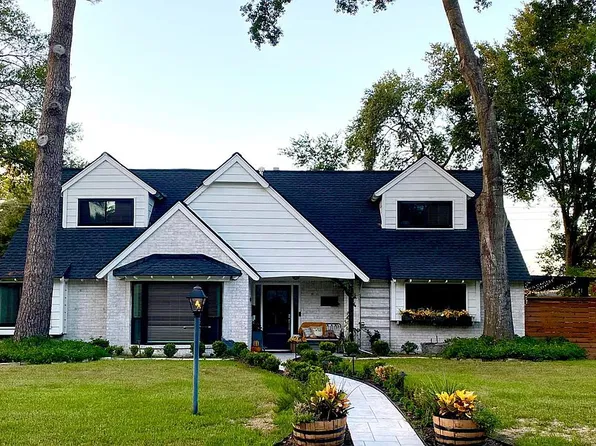 10022 Springwood Forest Dr, Houston, TX 77080