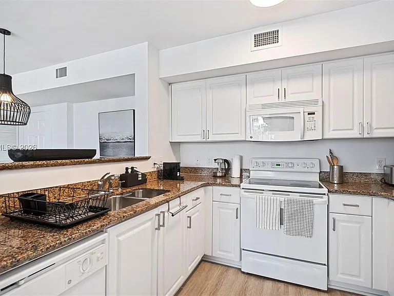 1155 Brickell Bay Dr #2203 — Photo 7