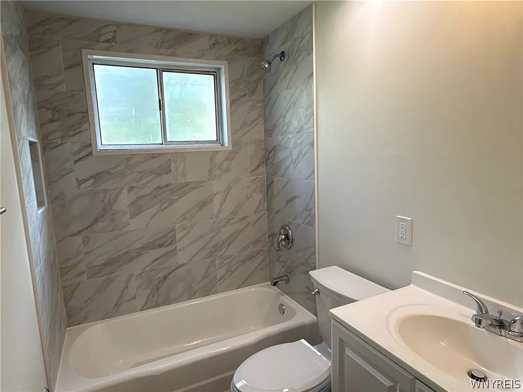 2 bed, 1.0 bath, 1250 sqft, $1,350 — Photo 4