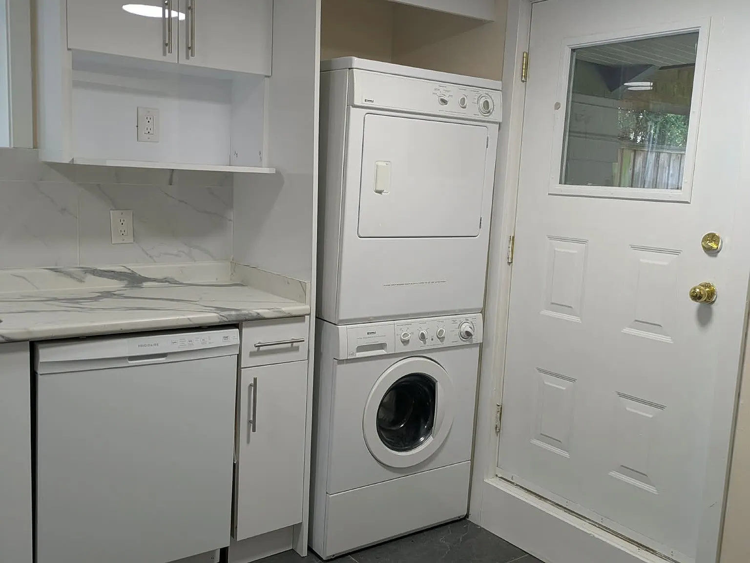 2 bed, 700 sqft, $2,000 — Photo 4