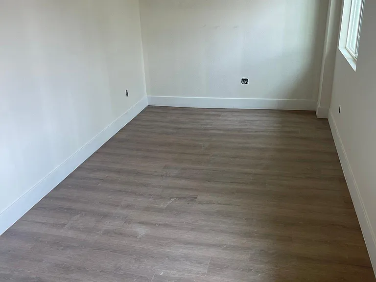 5525 S Vermont Ave — Photo 1