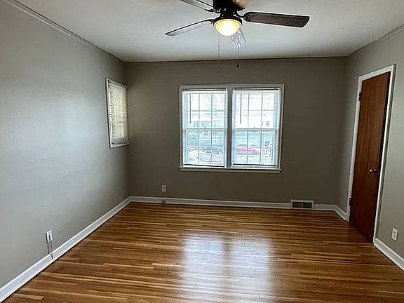 3rd image of 3902 Harney St #6379218