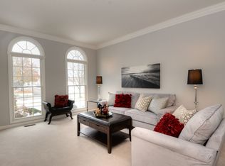 245 Westhaven Cir, Geneva, IL 60134