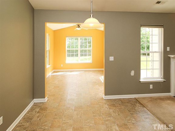 5th image of 1112 Montreux Dr