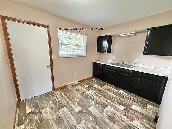 4th image of 401 N Owens Dr APT A