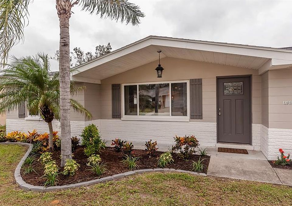 1st image of 205 W Canal Dr