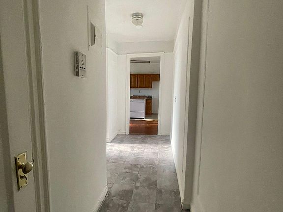 3rd image of 2756 Bronx Park E