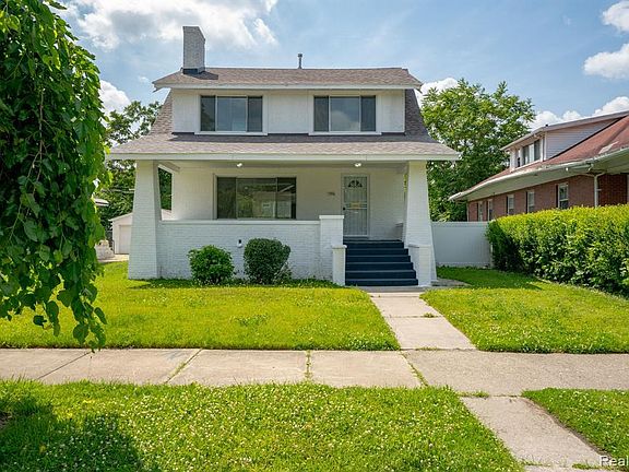 3rd image of 163 Moss St