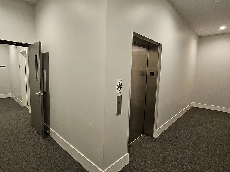 3154 N Southport Ave #202 — Photo 7