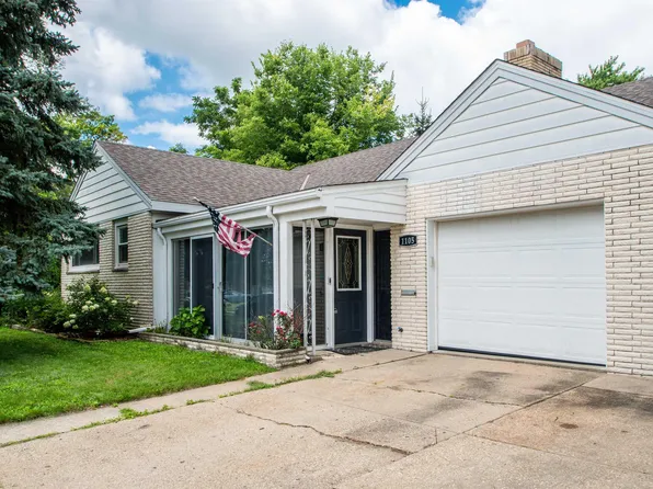 1105 W Stratford Dr, Peoria, IL 61614