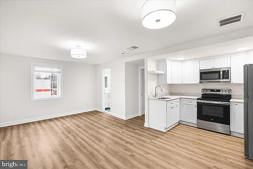 380 Broadview Ave #3 Photo 1