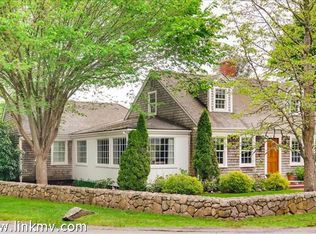 17 Peases Point Way N, Edgartown, MA 02539